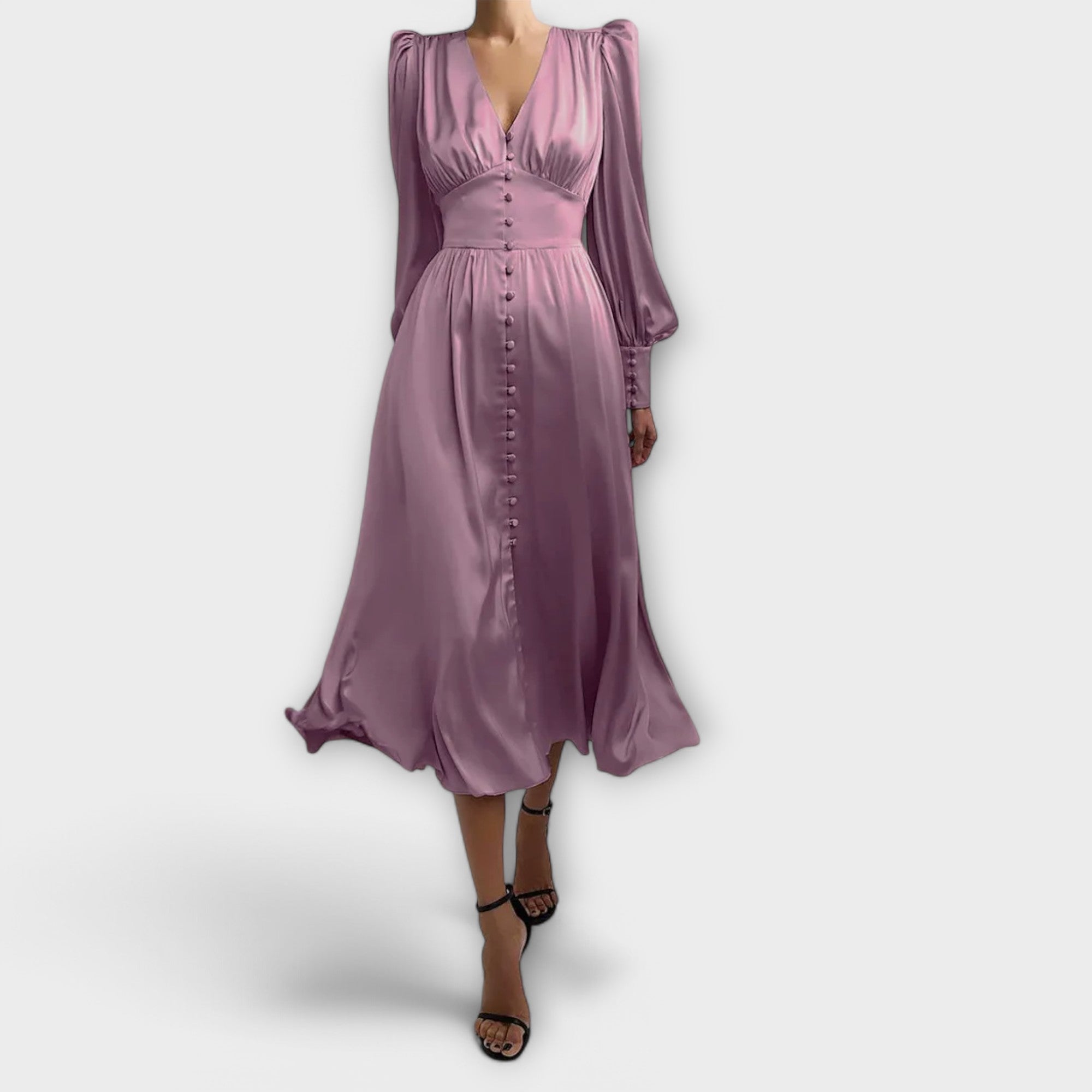 Lang satin kjole med puffede ærmer