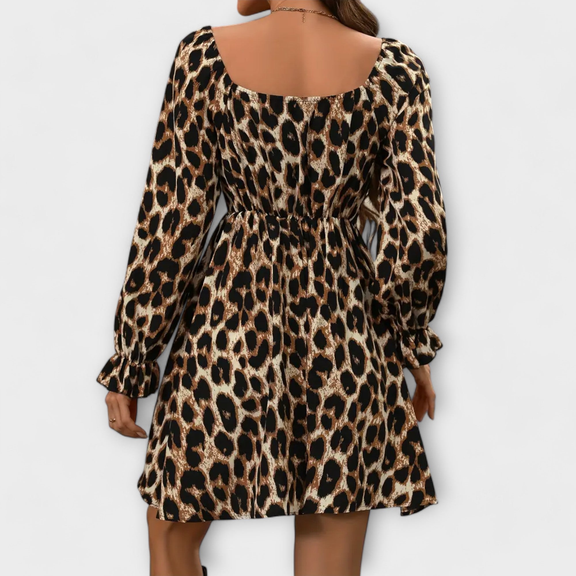 Enchanting Autumn/Winter Dress with Leopard Print and Square Neckline