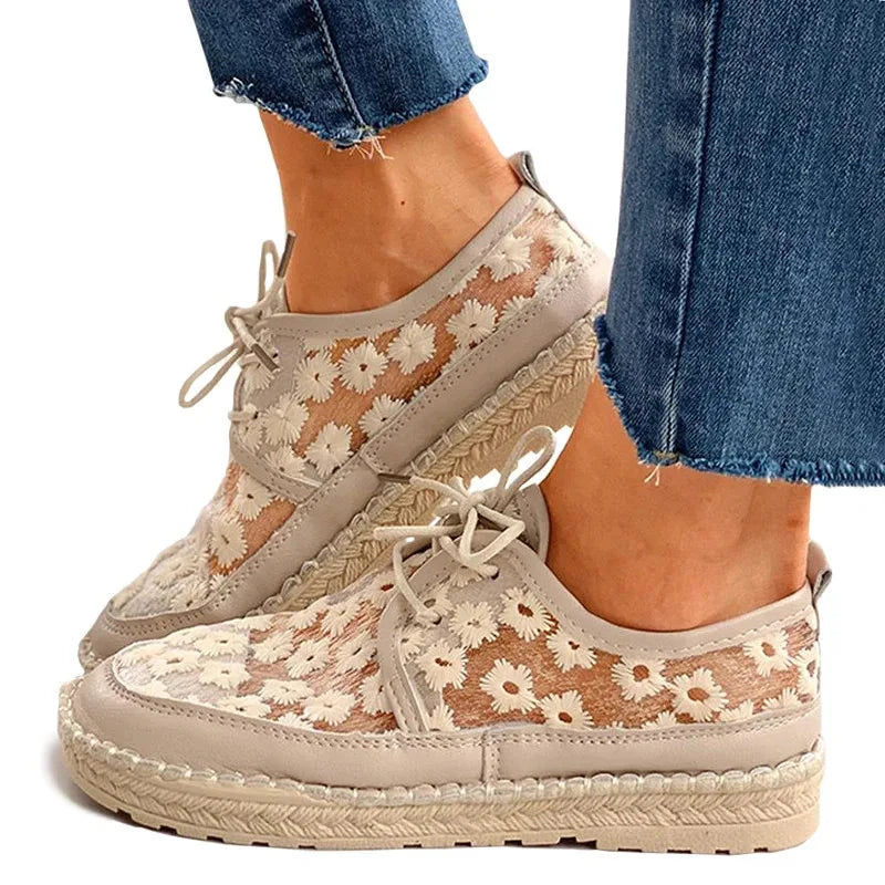 Kelly | Orthopedic Embroidered Shoes