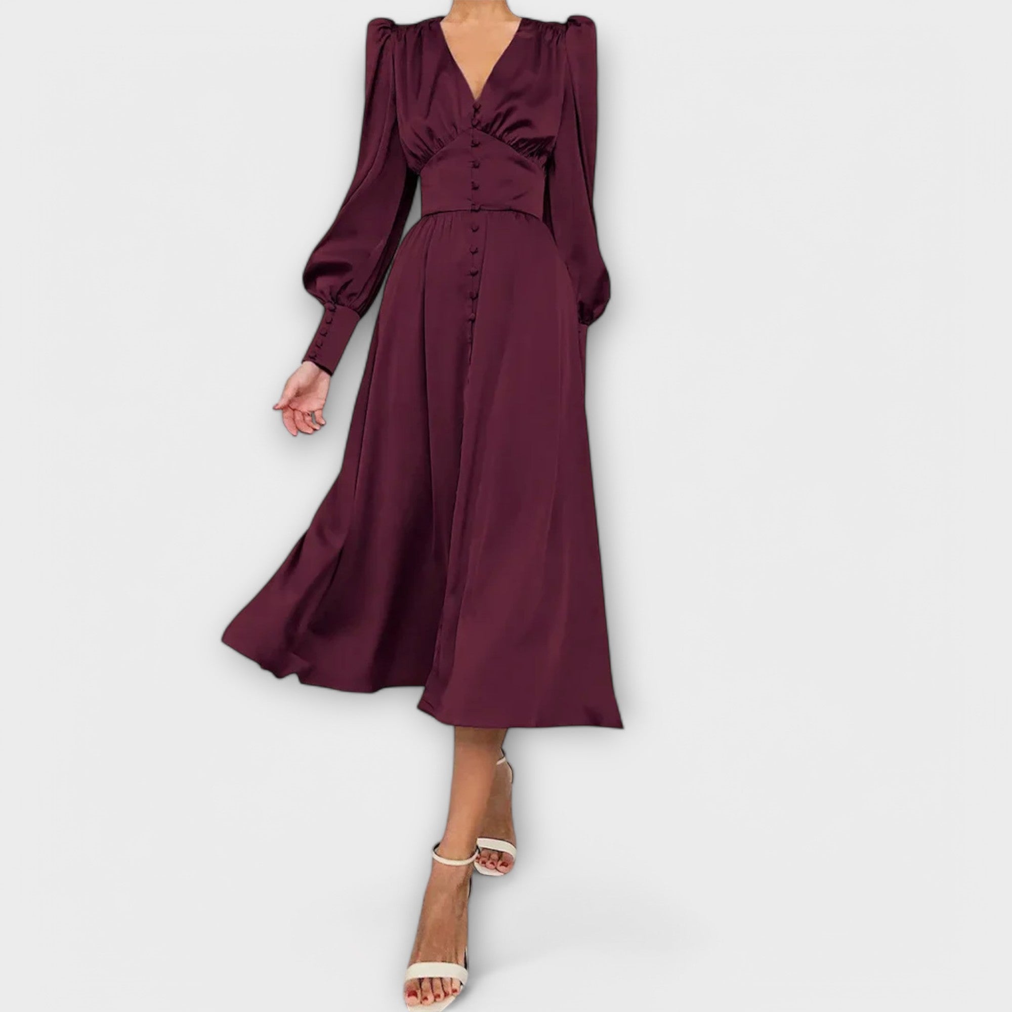 Lang satin kjole med puffede ærmer