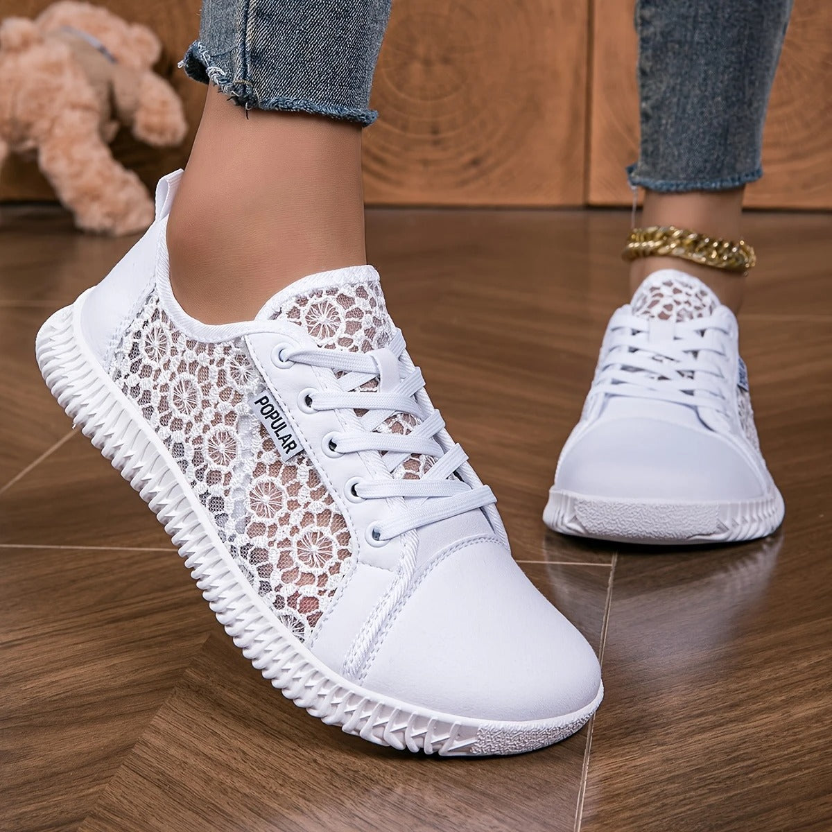 Mireya | Elegant Lightweight Lace-Up Sneakers
